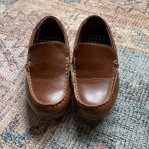 Toddler size 9 faux leather dress loafers, EUC